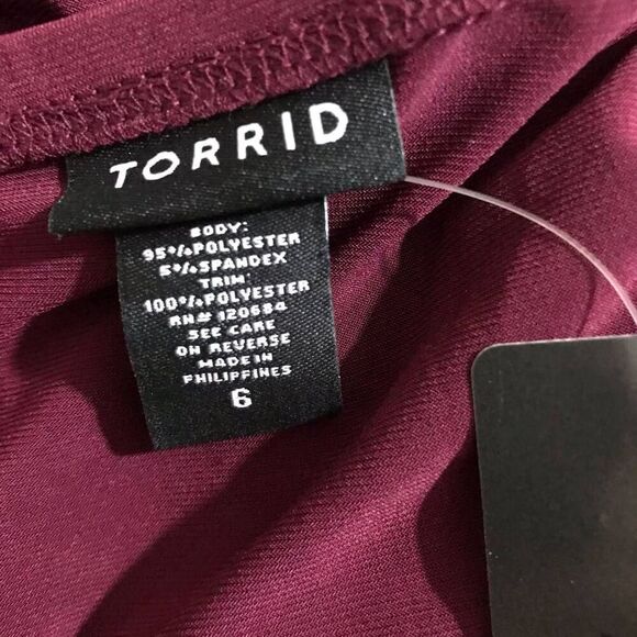 Torrid NWT Sexy Burgandy Top Size 6 ( 30 ) - Picture 7 of 8